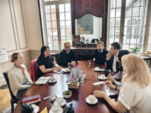 Dr. A. Rapalis at a meeting with representatives of LINO and the Moldovan delegation