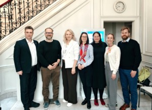 Dr. A. Rapalis (right) at a meeting with representatives of LINO and the Moldovan delegation in Brussels